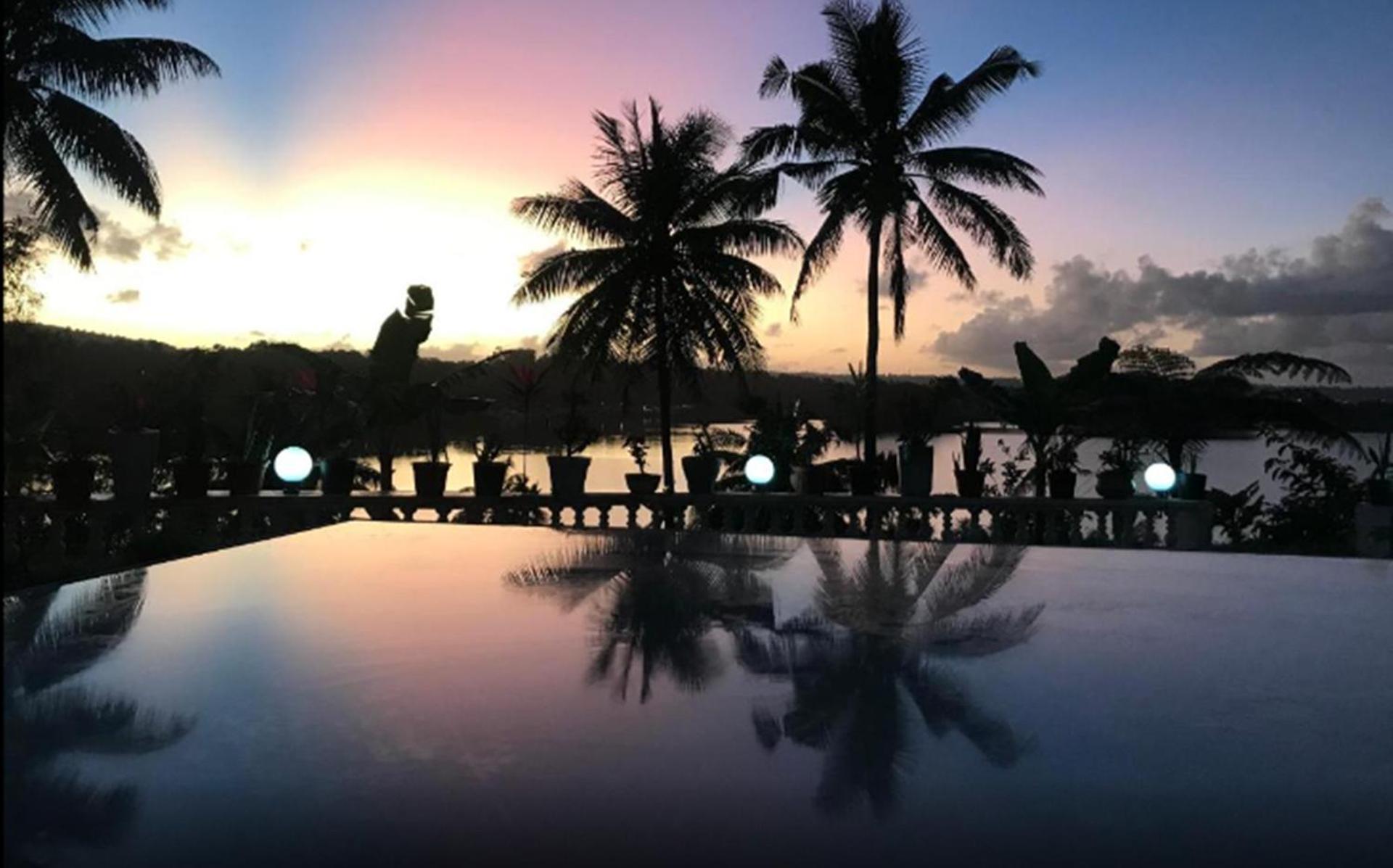 Hideaway * Suva